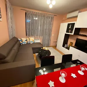 Mia's Apartment, Stylish One Bedroom Appartement