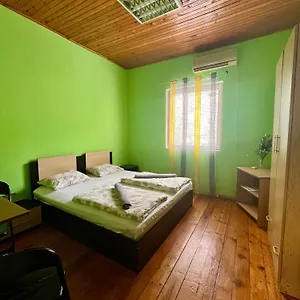 Elegance On A Budget - For Rent In Center Hostel